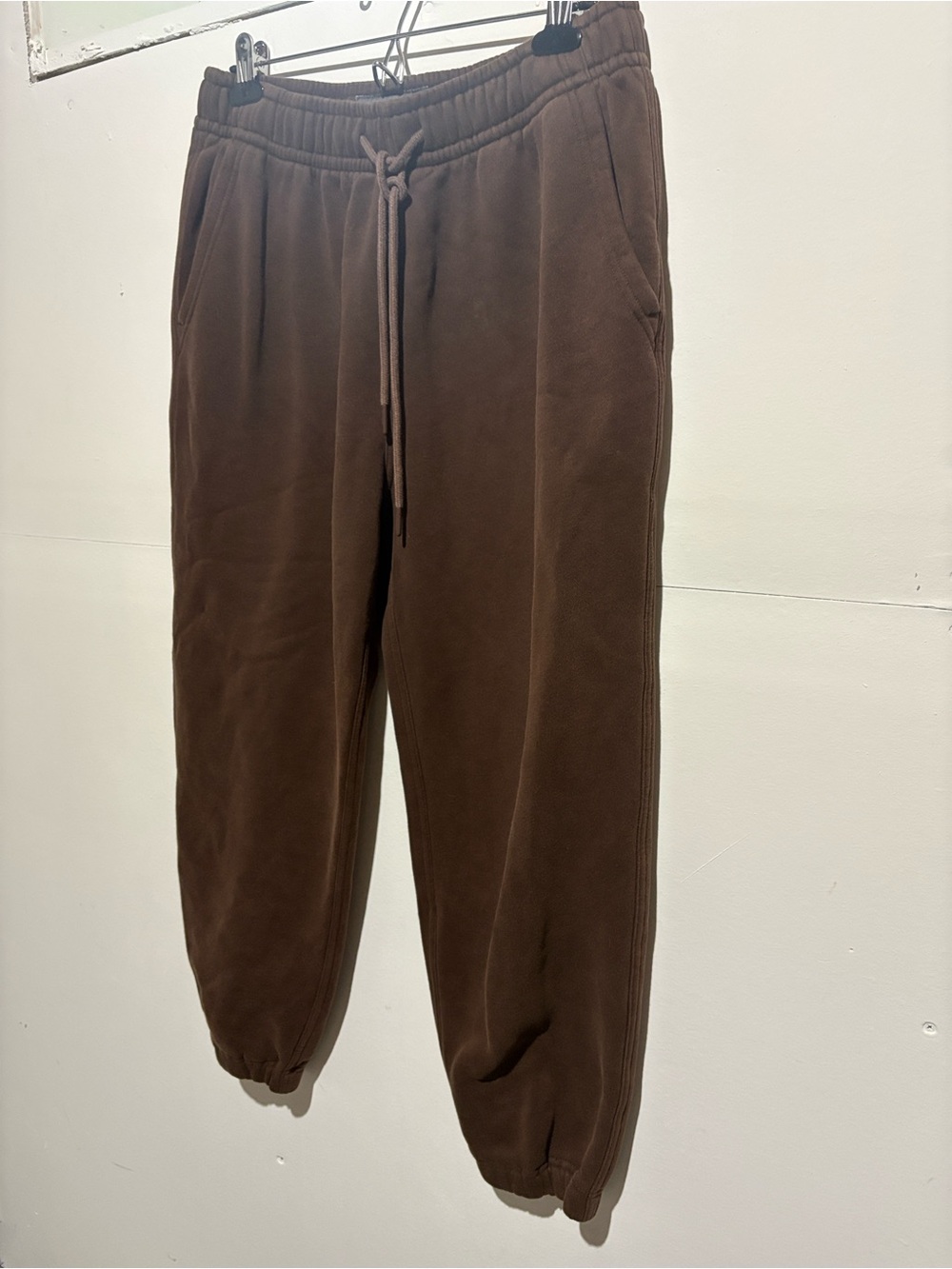 Men's Abercrombie & Fitch Essential Cinched Sweatpant, Brown. Sz Medium Short